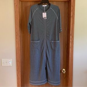 Women's gray zip robe/loungewear